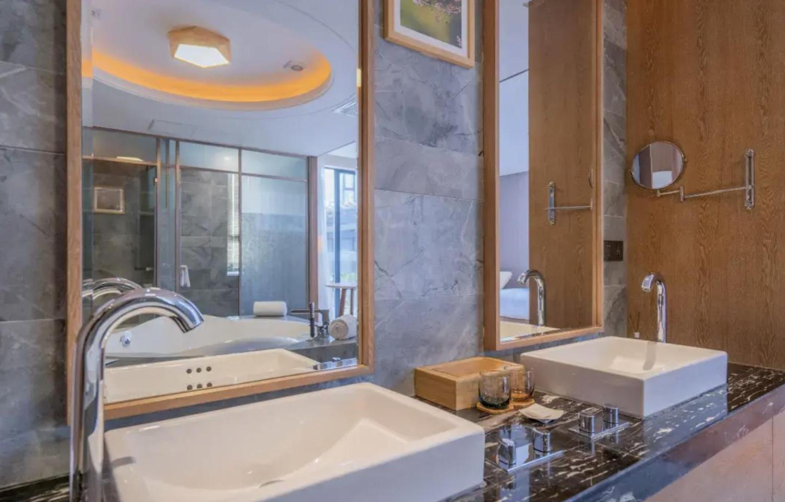 Hong Long Jing Hotel Dali  Buitenkant foto